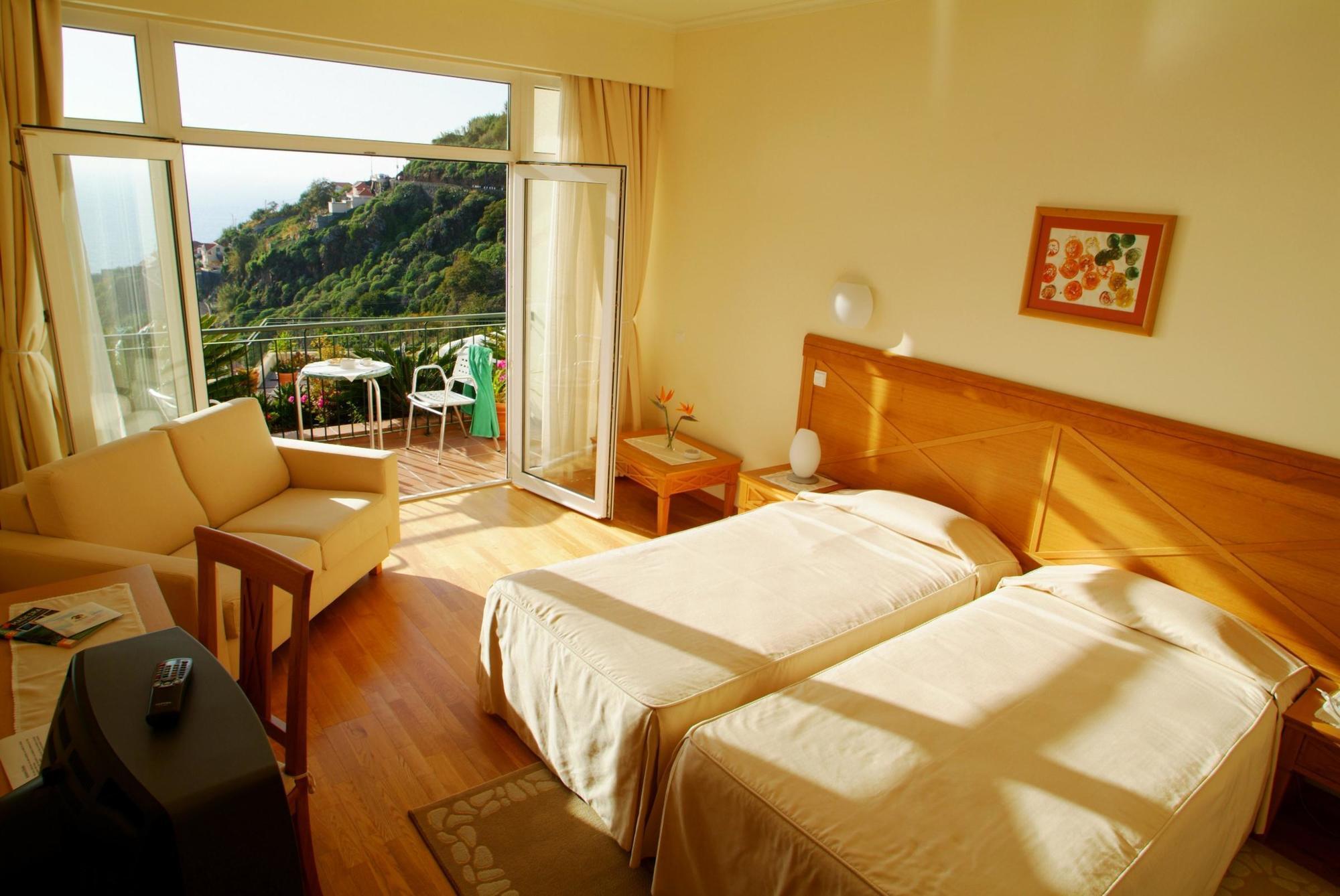 Hotel Do Campo Ribeira Brava Bagian luar foto